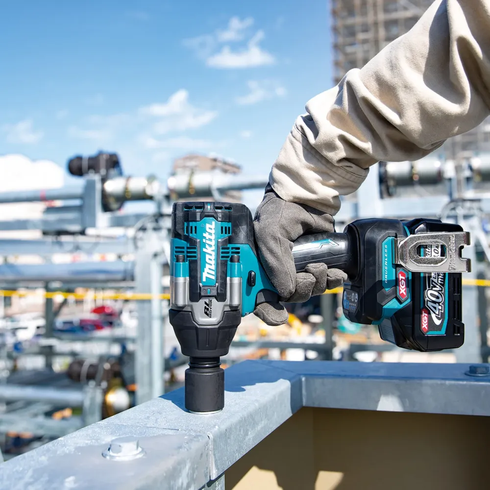 Makita TW008GM201 Akku-Schlagschrauber 40V max. / 2x 4,0 Ah Akku + Ladegerät im Makpac