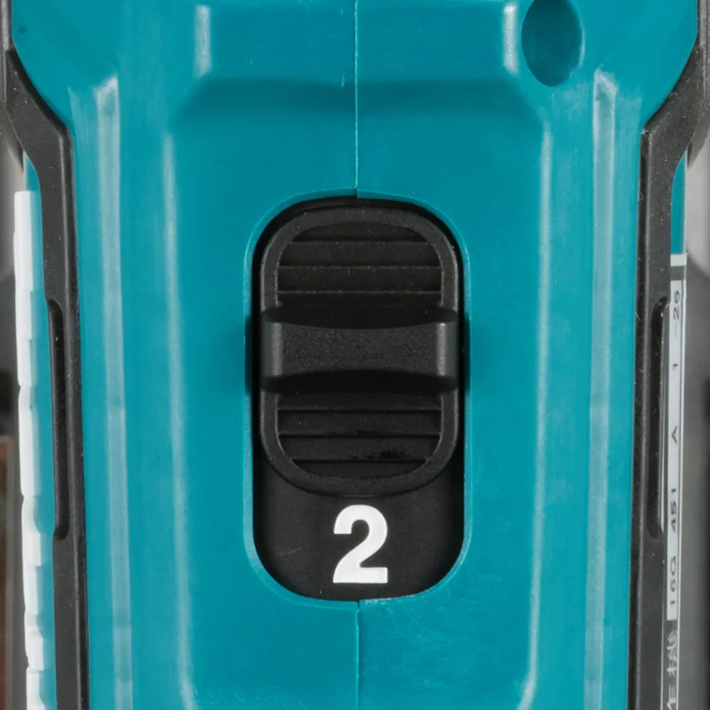 Makita DF333DSAL1 Akku-Bohrschrauber + DEAML106 LED-Akku-Handstrahler 12 V / 2x 2,0 Ah Akku + Ladegerät