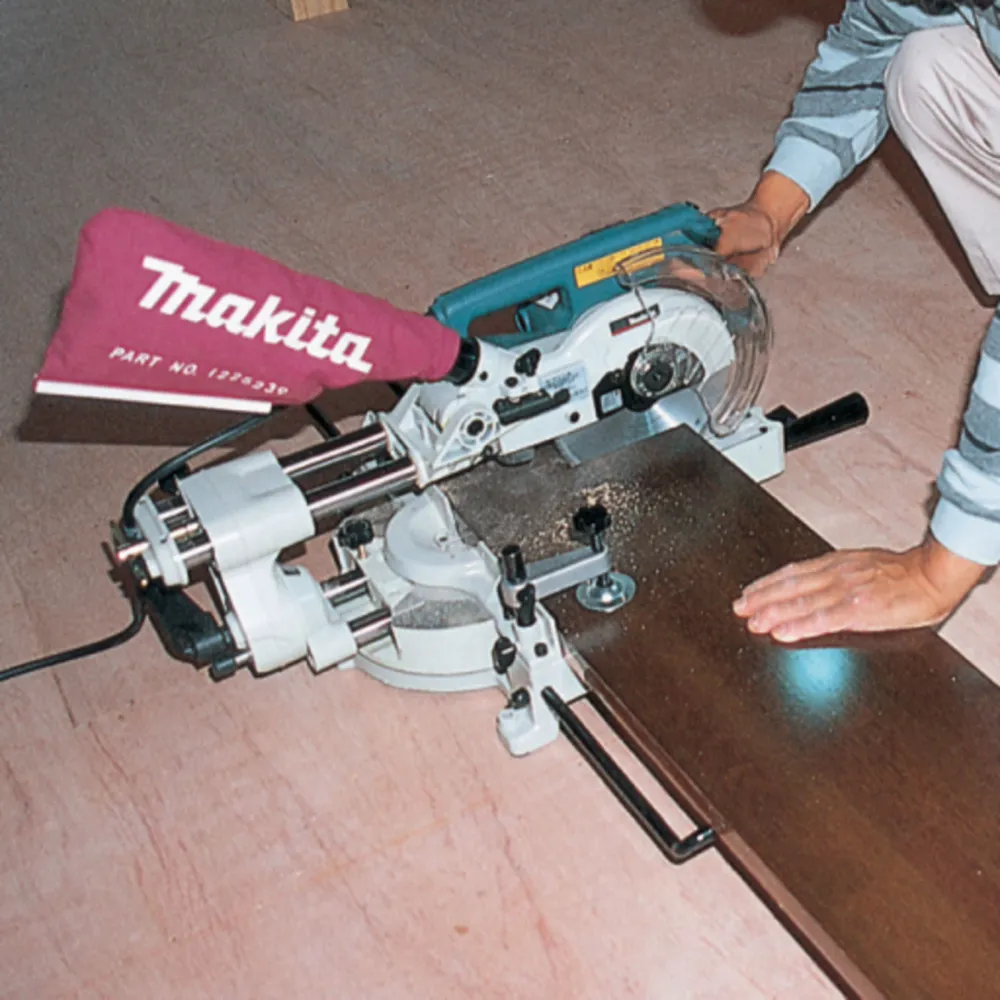 Makita LS0714BN Kapp- und Gehrungssäge 190 mm 1.010 W